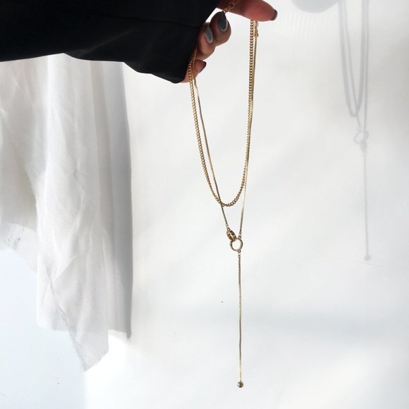Minimalist Golden Y Necklace Knot Circle - Picture 6 of 12